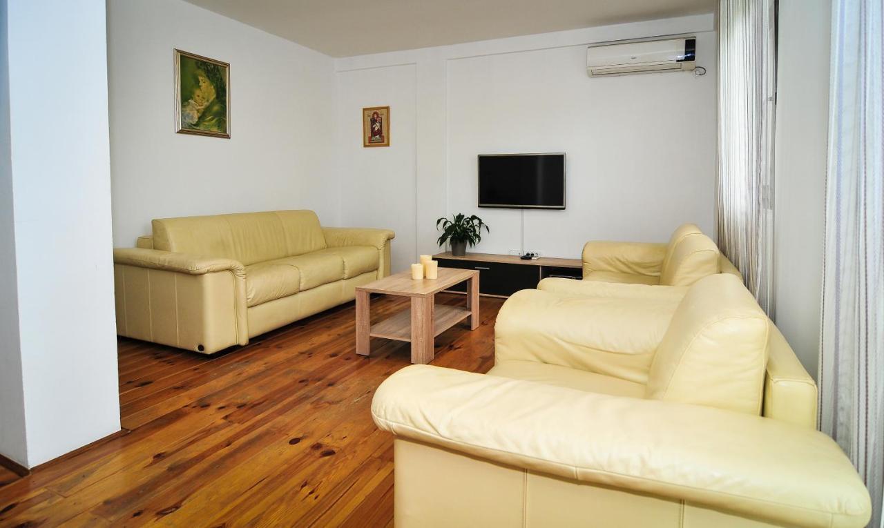 Milosavljevic Apartments Tivat Exterior photo