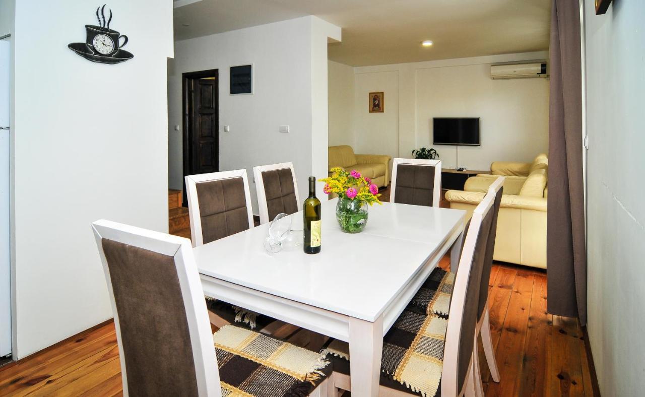 Milosavljevic Apartments Tivat Exterior photo