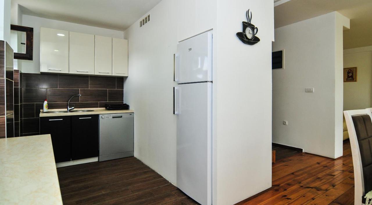 Milosavljevic Apartments Tivat Exterior photo