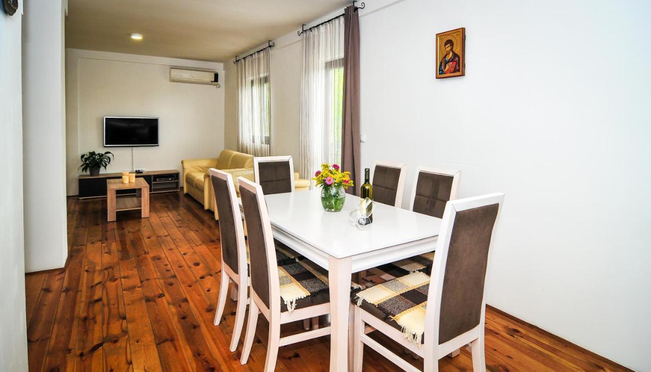 Milosavljevic Apartments Tivat Exterior photo