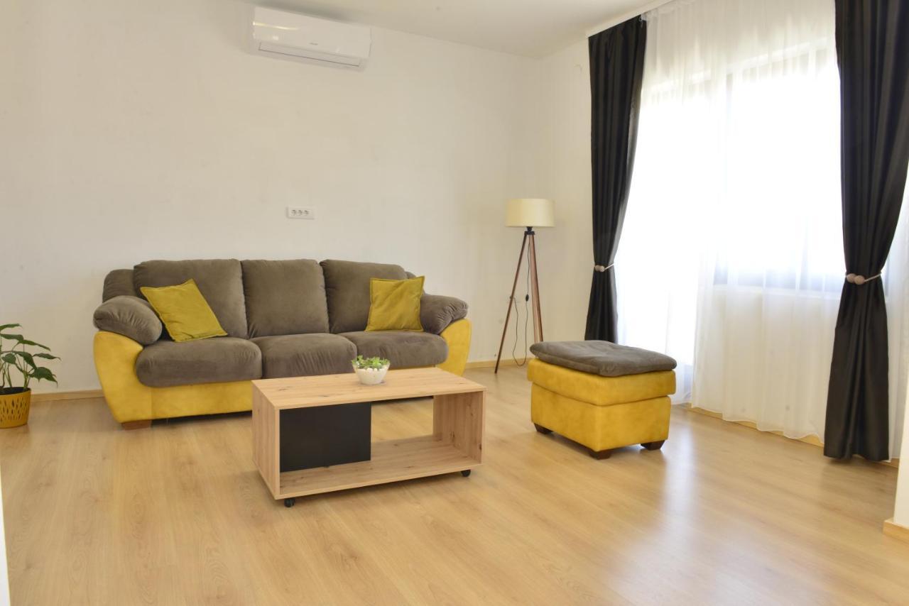 Milosavljevic Apartments Tivat Exterior photo