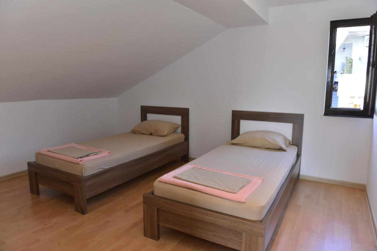 Milosavljevic Apartments Tivat Exterior photo