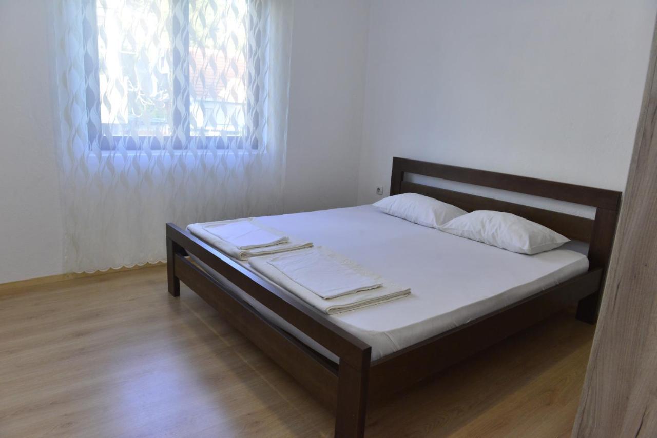 Milosavljevic Apartments Tivat Exterior photo