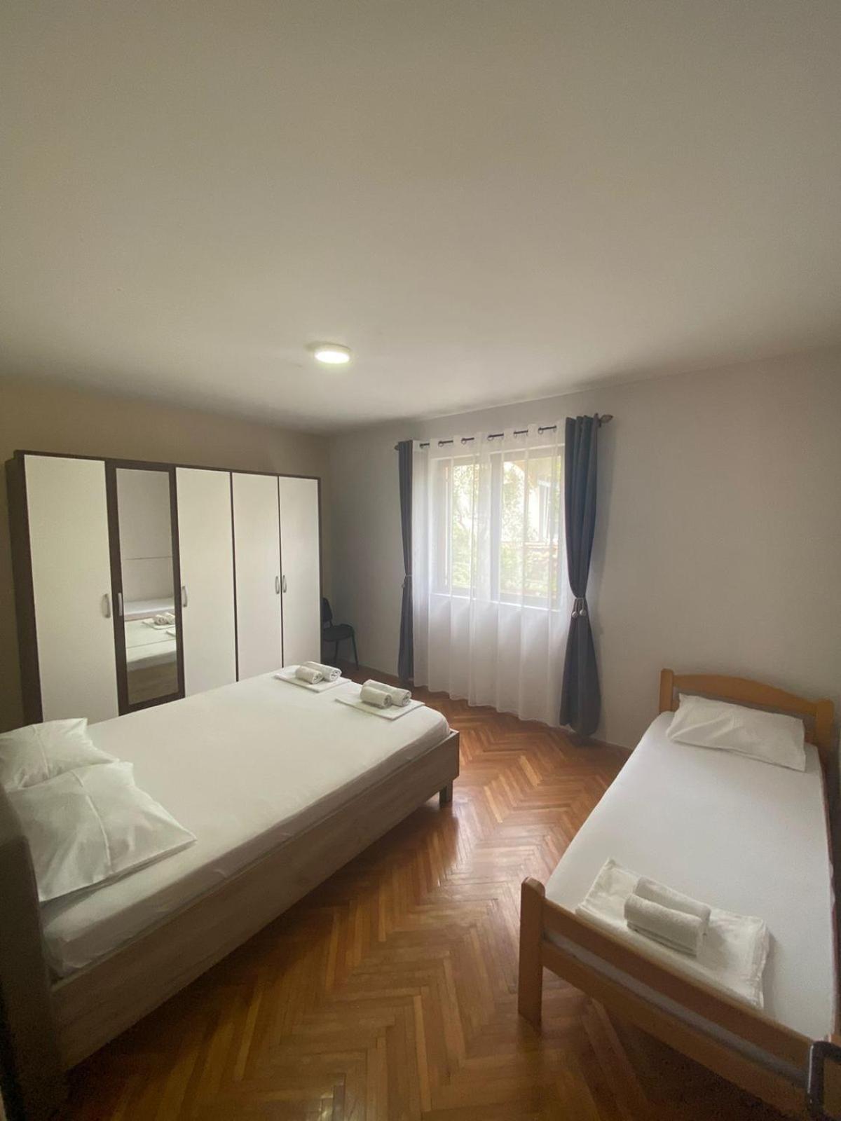 Milosavljevic Apartments Tivat Exterior photo