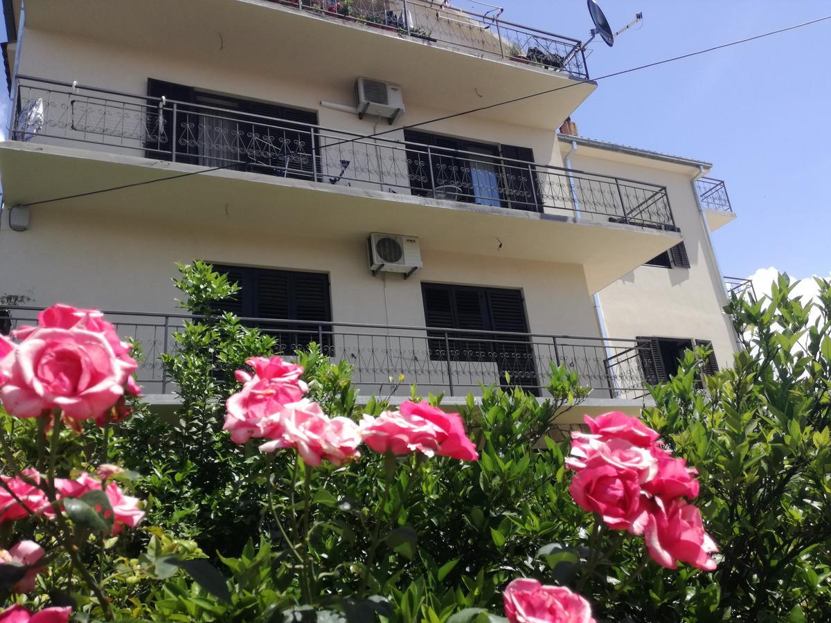 Milosavljevic Apartments Tivat Exterior photo